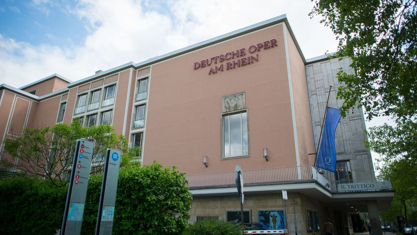 Das alte Operngebäude in Düsseldorf soll durch einen Neubau an anderer Stelle ersetzt werden. (Archivbild) Foto: Maja Hitij/dpa