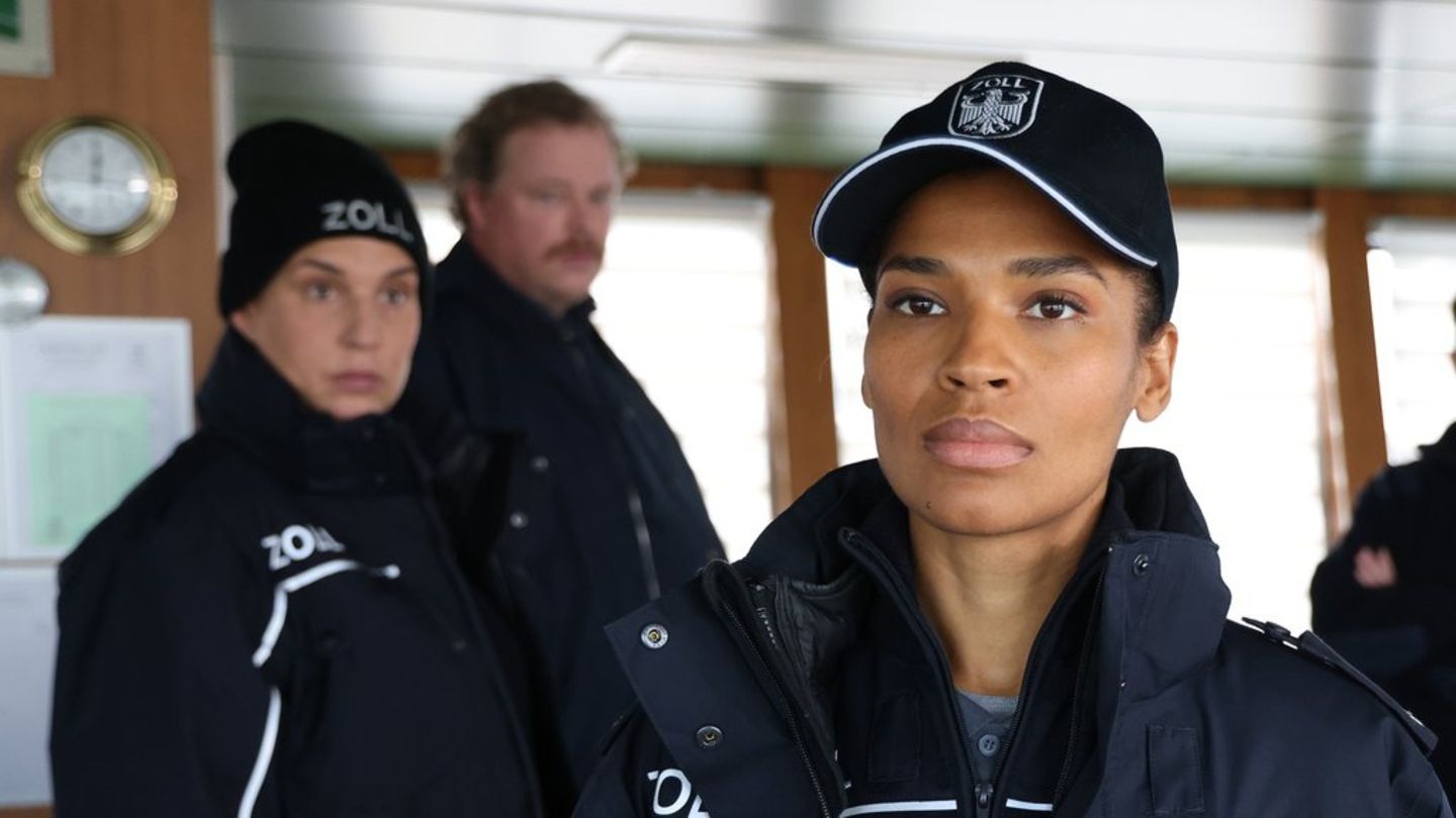 "Der Bremerhaven-Krimi: Geschäft mit dem Tod": Zöllnerin Lisa Cunningham (Cynthia Micas, v.) trifft eine folgenschwere Entsche