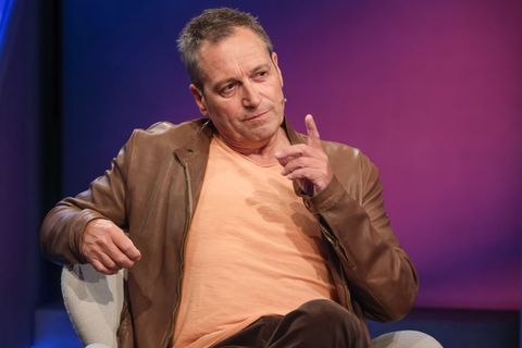 "Ich mag ihn noch nicht so richtig beurteilen": Kabarettist Dieter Nuhr gewährt Bundeskanzler Merz noch eine Schonfrist.