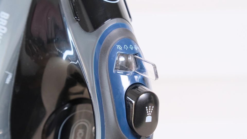 Dampfbügeleisen Test: Braun TexStyle 9 SI 9682