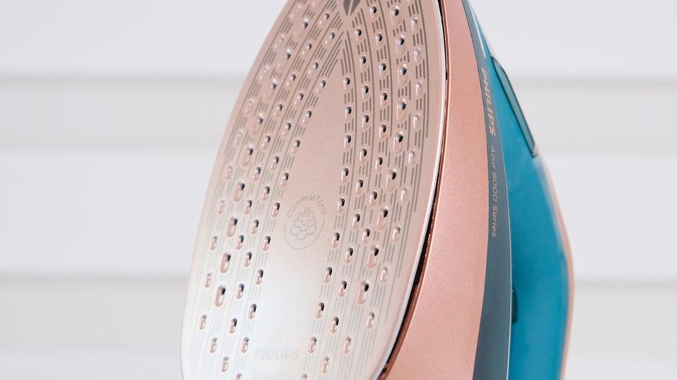 Dampfbügeleisen Test: Philips Azur 8000 DST8030