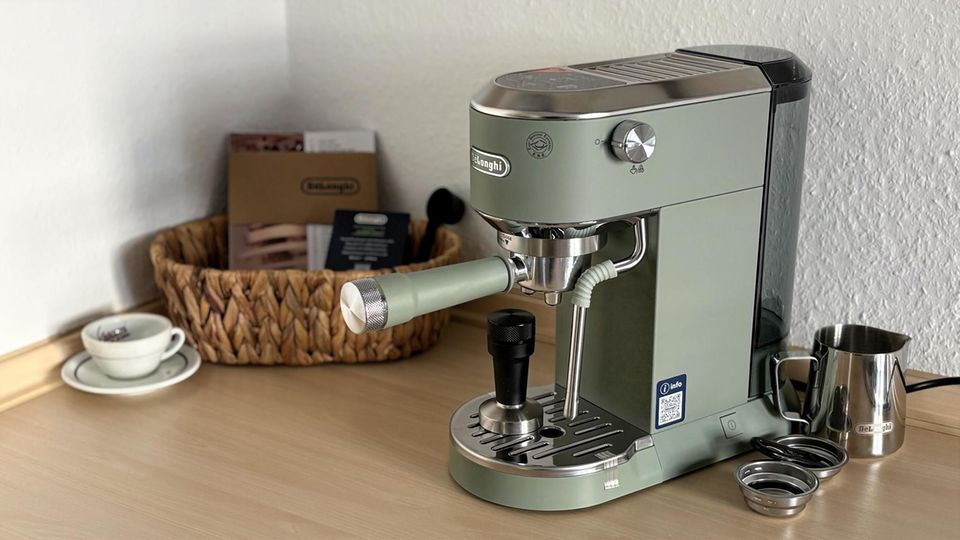 Siebträgermaschine Test: De’Longhi Dedica Duo EC890