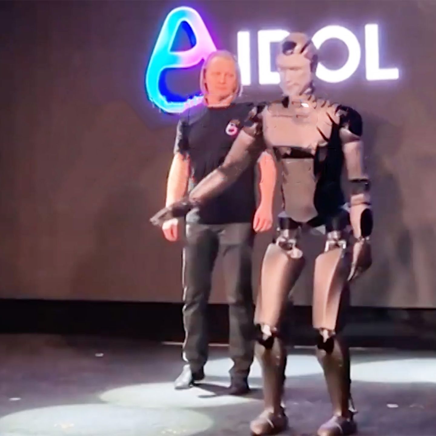 Vorstellung von "Idol" missglückt – Russen versuchen, Roboter-Panne zu verdecken