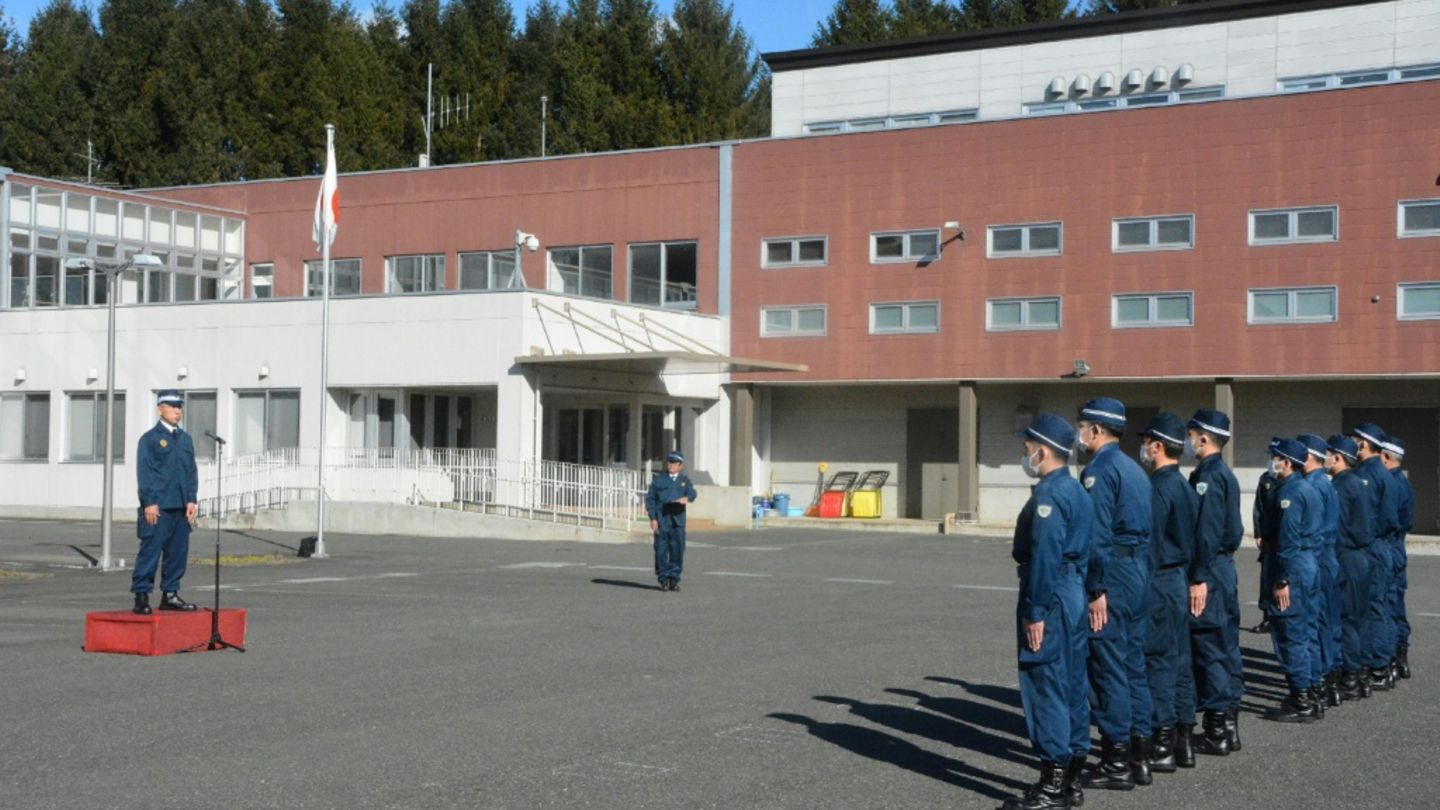 Polizisten in der Region Iwate