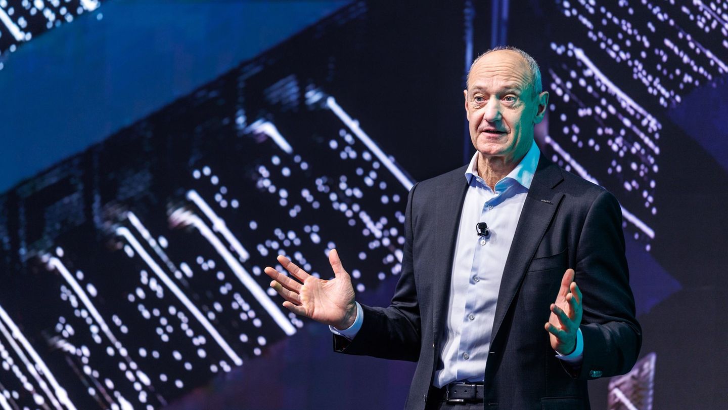 Siemens hat unter Konzernchef Roland Busch das dritte Jahr in Folge mit einem Rekordgewinn beendet. Foto: Matthias Balk/dpa