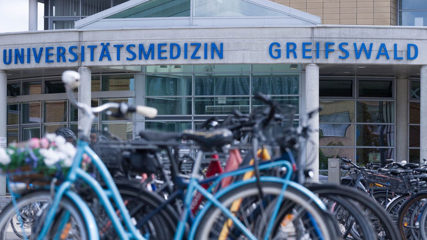 Die Universitätsmedizin Greifswald und das Klinikum Karlsburg dürfen fusionieren. (Archivfoto) Foto: Stefan Sauer/dpa