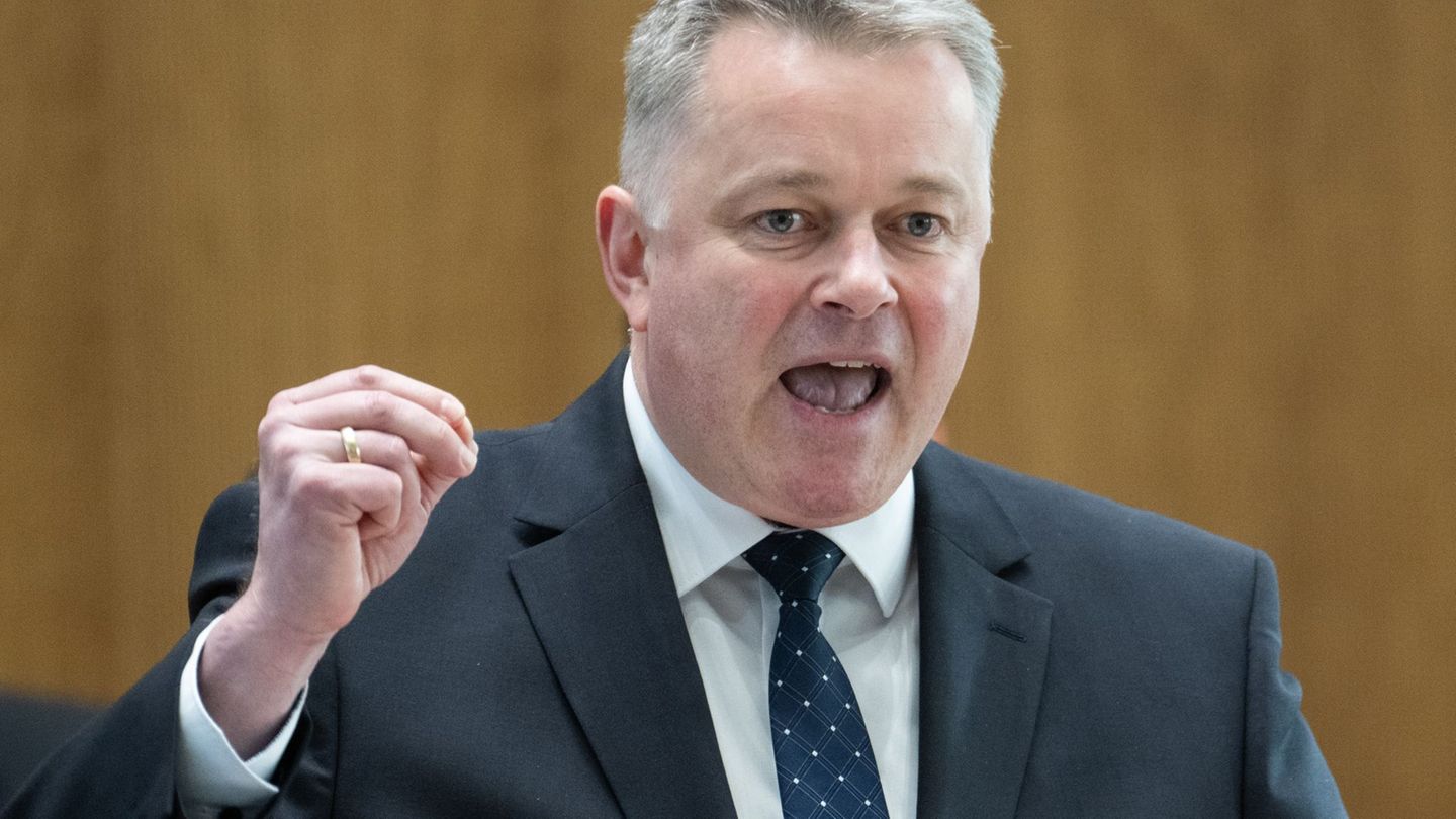 Der Polizeieinsatz an einer Realschule in Ludwigshafen hat für CDU-Fraktionschef Schnieder System. (Archivbild) Foto: Boris Roes