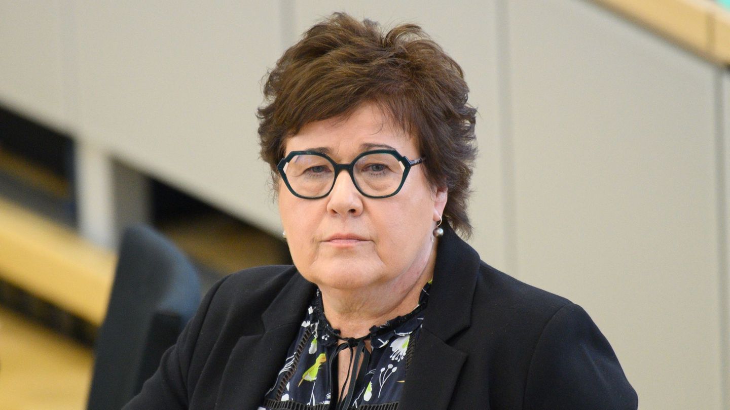 Gesundheitsministerin Petra Grimm-Benne (SPD) weiß um die finanzielle Schieflage vieler Krankenhäuser in Sachsen-Anhalt. (Archiv