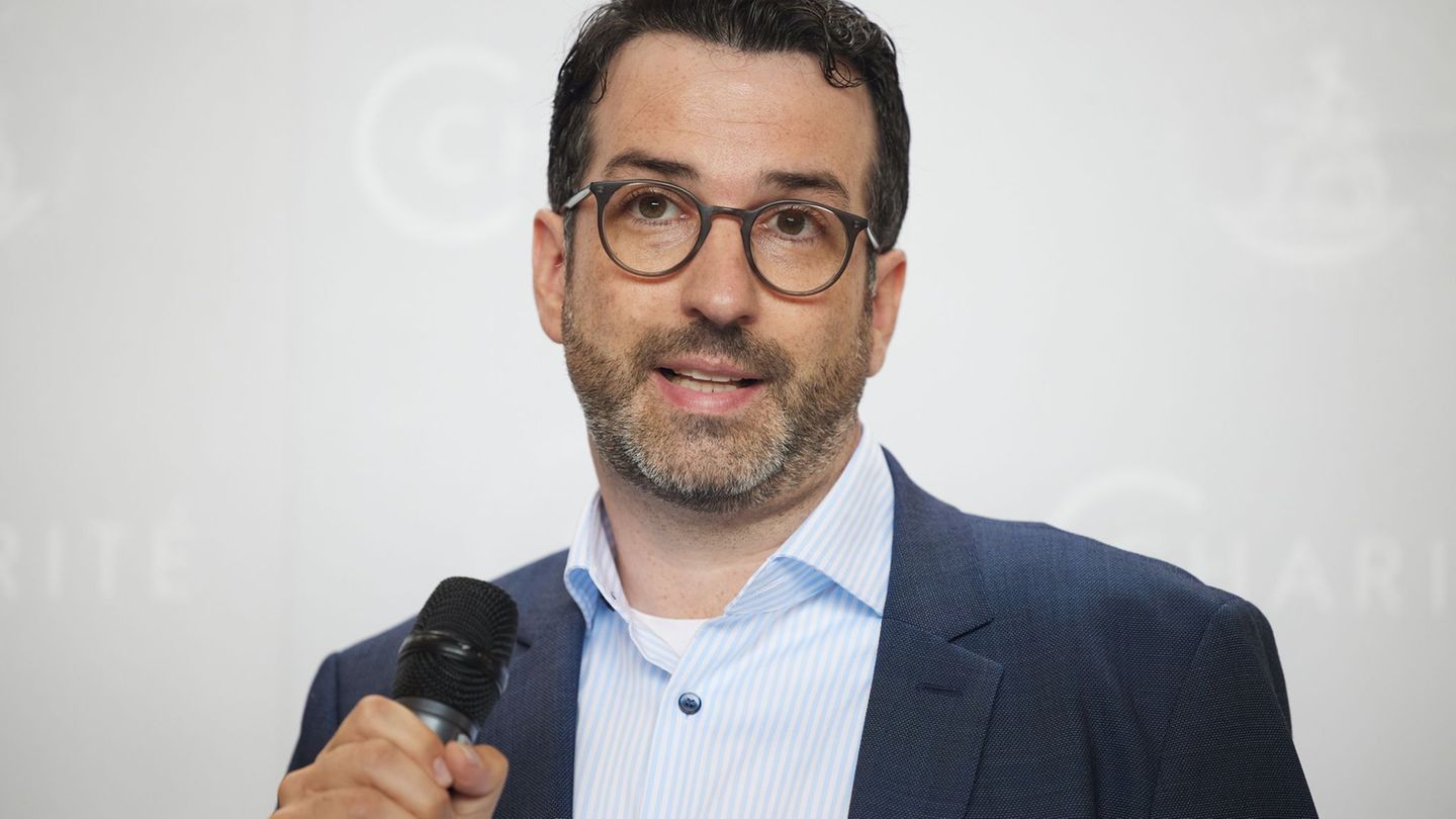 Alexander Meyer übernimmt die Leitung des neuen Instituts an der Charité. (Archivbild) Foto: Jörg Carstensen/dpa