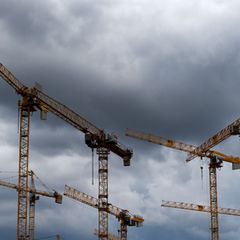 Als Hemmnisse sehen die Unternehmen neben dem Fachkräftemangel vor allem Bürokratie, hohe Kosten und hohe Energiepreise. (Archiv