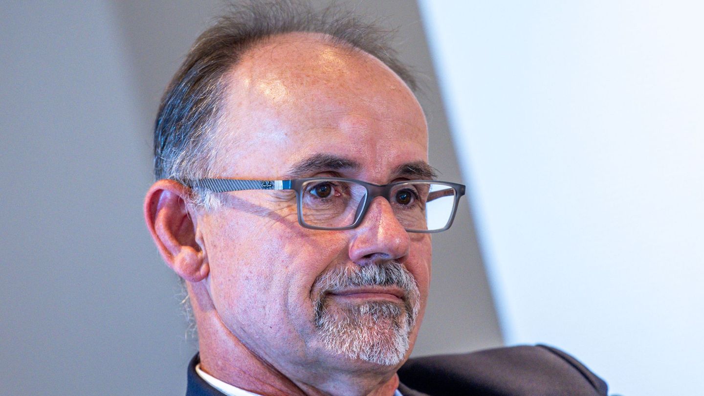 Für den Bau der Wolgaster Peenebrücke wartet MV-Verkehrsminister Wolfgang Blank (parteilos) noch immer auf die finale Finanzieru