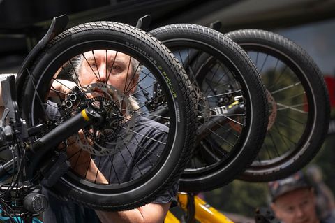 Die Fahrradmesse Eurobike steckt in der Krise. Foto: Boris Roessler/dpa