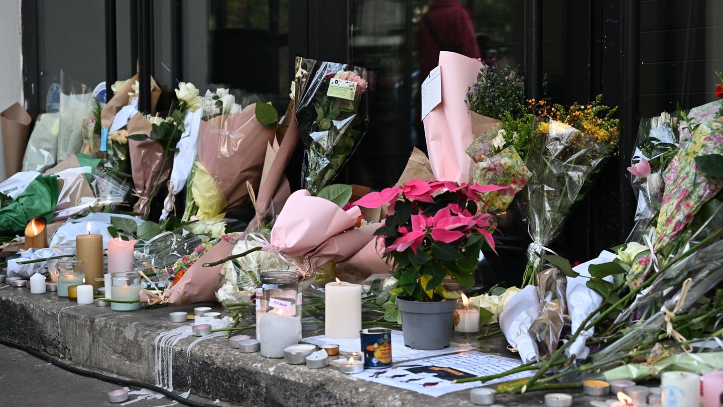 Mit zahlreichen Gedenkveranstaltung erinnert Frankreich an die Opfer der Terrorserie vor zehn Jahren. Foto: Emma Da Silva/AP/dpa