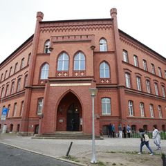 Bei einem Prozess am Landgericht in Stendal ist ein Schöffe betrunken erschienen. (Symbolbild) Foto: Matthias Bein/dpa