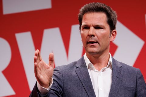 Der designierte Spitzenkandidat der Berliner SPD, Steffen Krach, hält die Kritik an seiner Partei für absurd. (Archivbild) Foto: