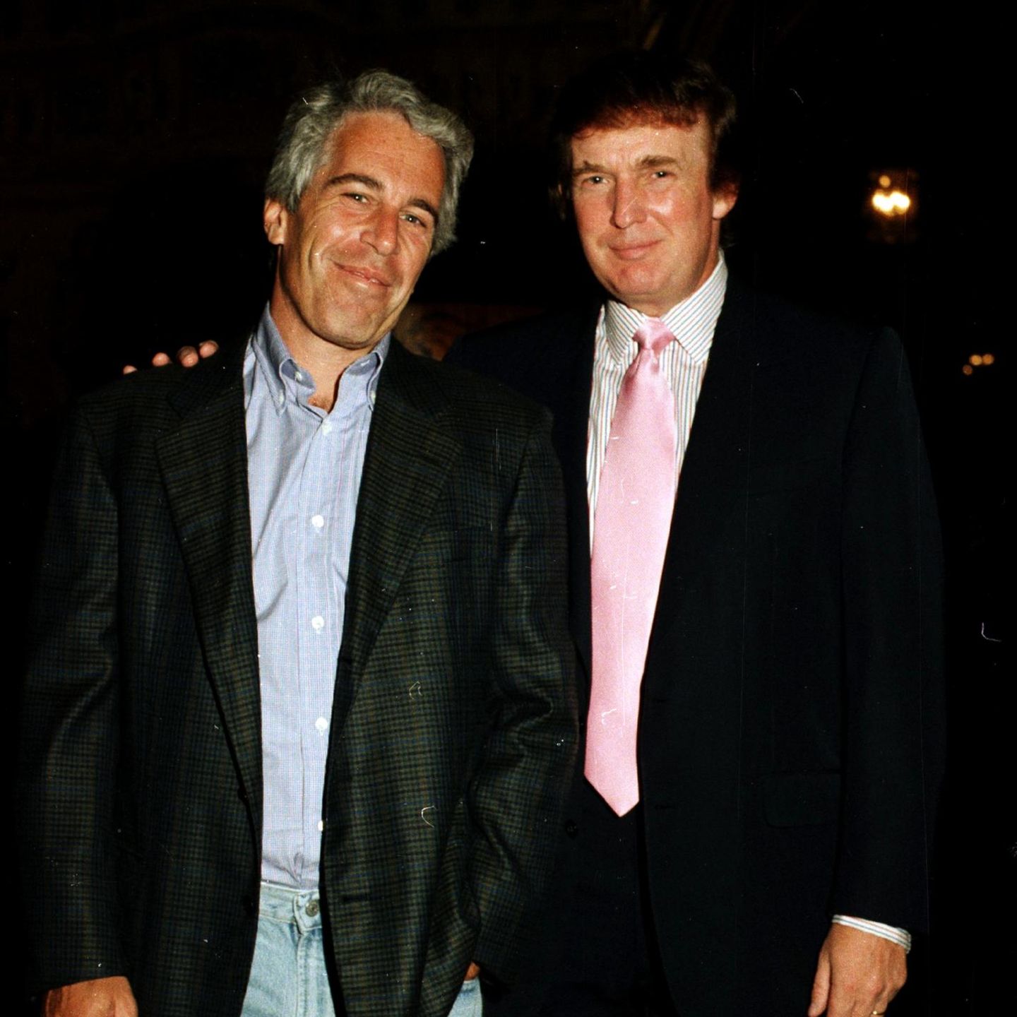 Jeffrey Epstein (l.) und Donald Trump 1997 in Trumps Anwesen Mar-a-Lago
