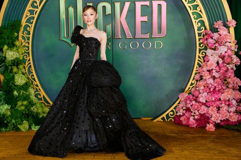 Bei der Premiere in Singapur erlebt Ariana Grande einen Schreckmoment