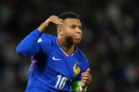 Kylian Mbappé ließ die Franzosen in Paris jubeln. Foto: Christophe Ena/AP/dpa