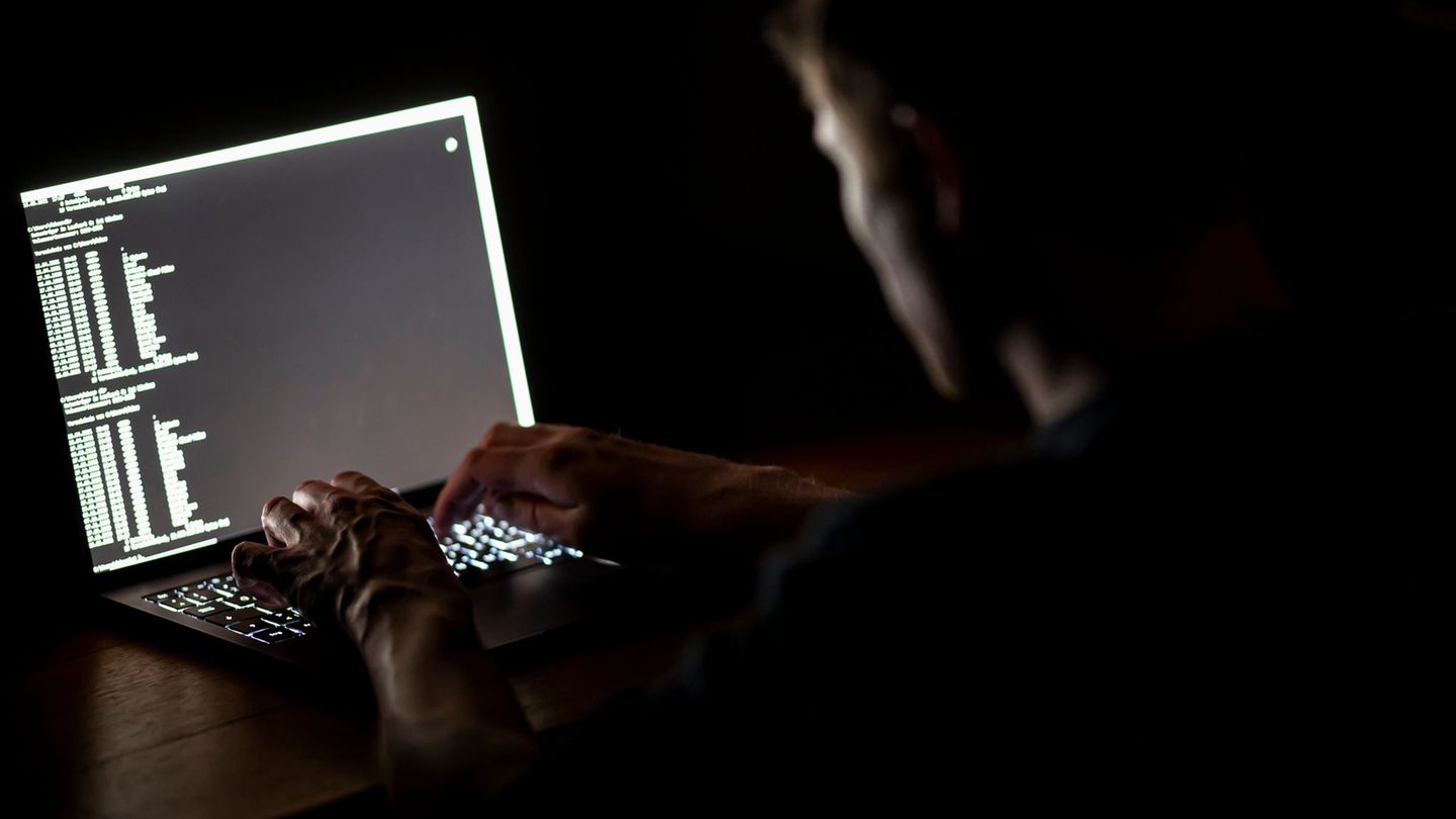 Cyberangriffe nehmen zu - auch auf Kommunen. (Symbolbild) Foto: Fabian Sommer/dpa