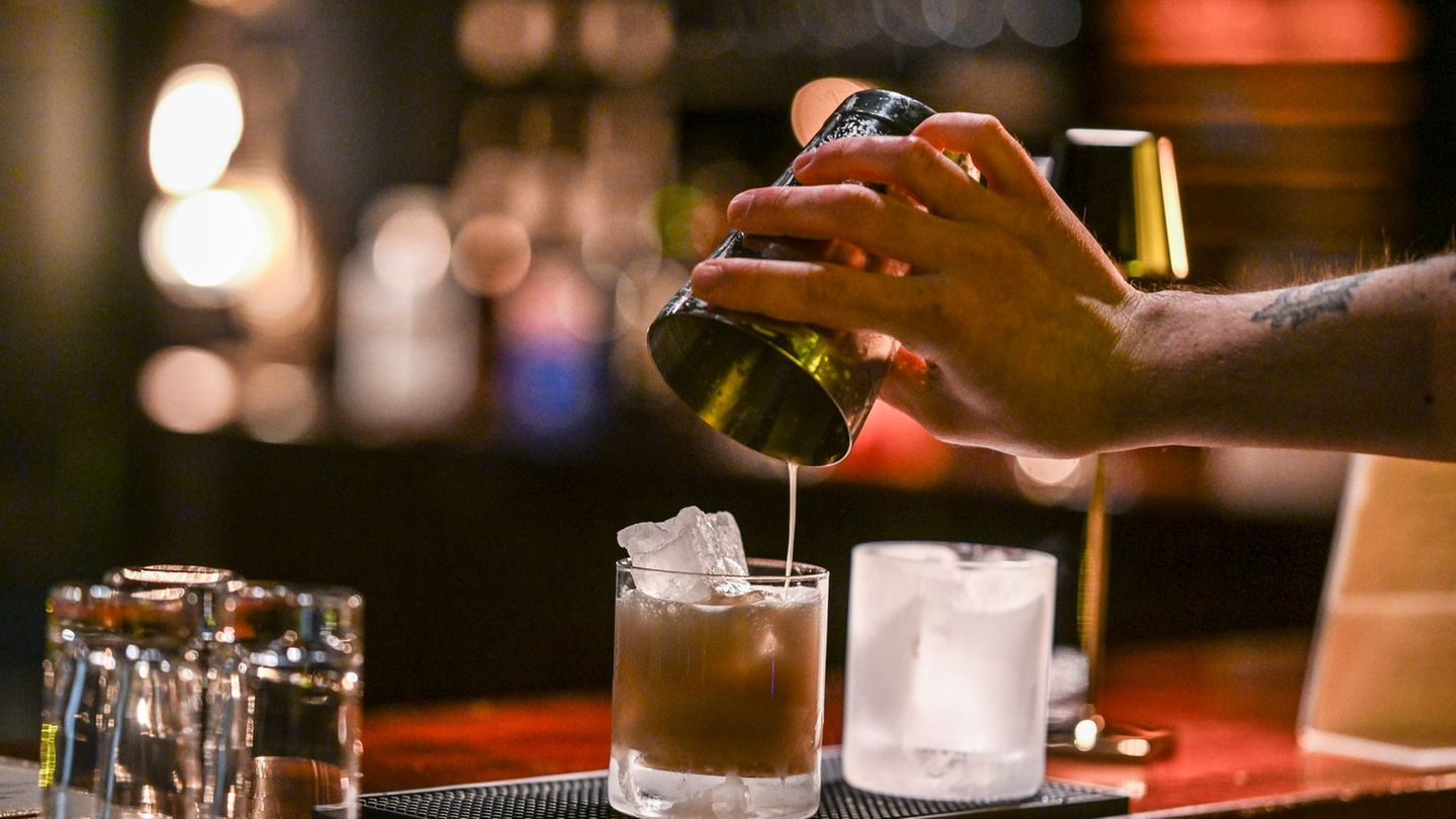 Schütteln oder rühren? Foto: Jens Kalaene/dpa