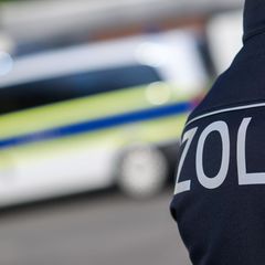 Immer wieder entdeckt der Zoll auf Schiffen in Mecklenburg-Vorpommern illegal eingeführte Güter. (Symbolbild) Foto: Julian Strat