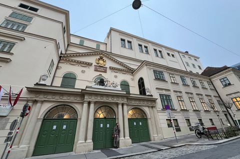 Die Jury würdigte mit dem Preis die Rückkehr des traditionsreichen Hauses nach einer zweijährigen Schließung und umfassenden Ren