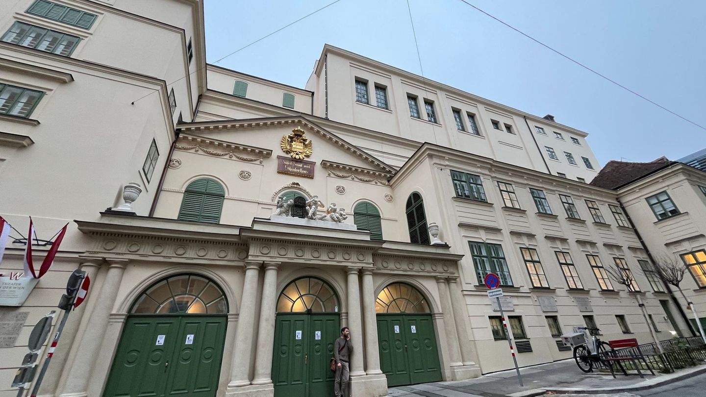 Die Jury würdigte mit dem Preis die Rückkehr des traditionsreichen Hauses nach einer zweijährigen Schließung und umfassenden Ren