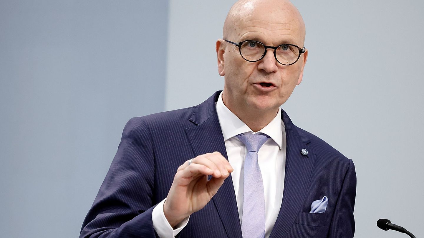 Der Gemeindetagspräsident Uwe Brandl. (Archivfoto) Foto: Carsten Koall/dpa