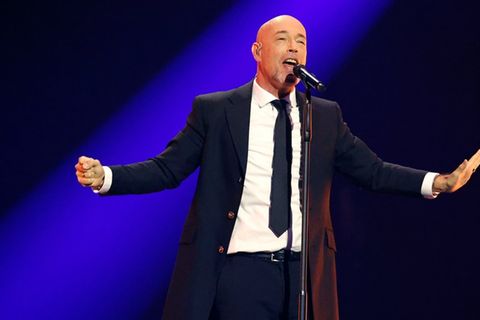 Beim Unheilig-Comeback stürzt der Graf von der Bühne.