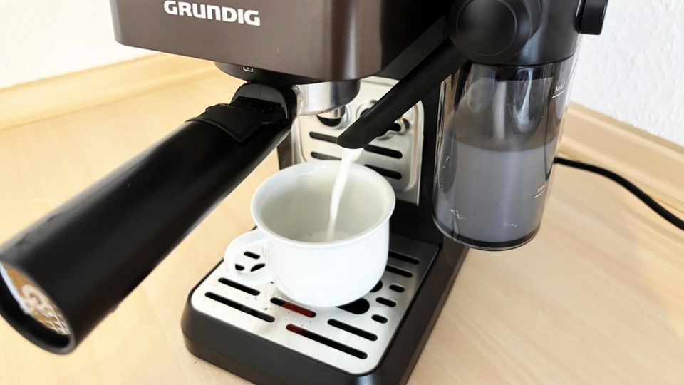 Siebträgermaschine Test: Grundig Delisia KSM 6430