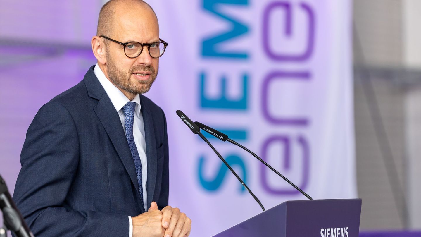 Mahnt angesichts langer Lieferzeiten zu schnellen Ausschreibungen für die geplanten neuen Gaskraftwerke: Siemens-Energy-Chef Bru