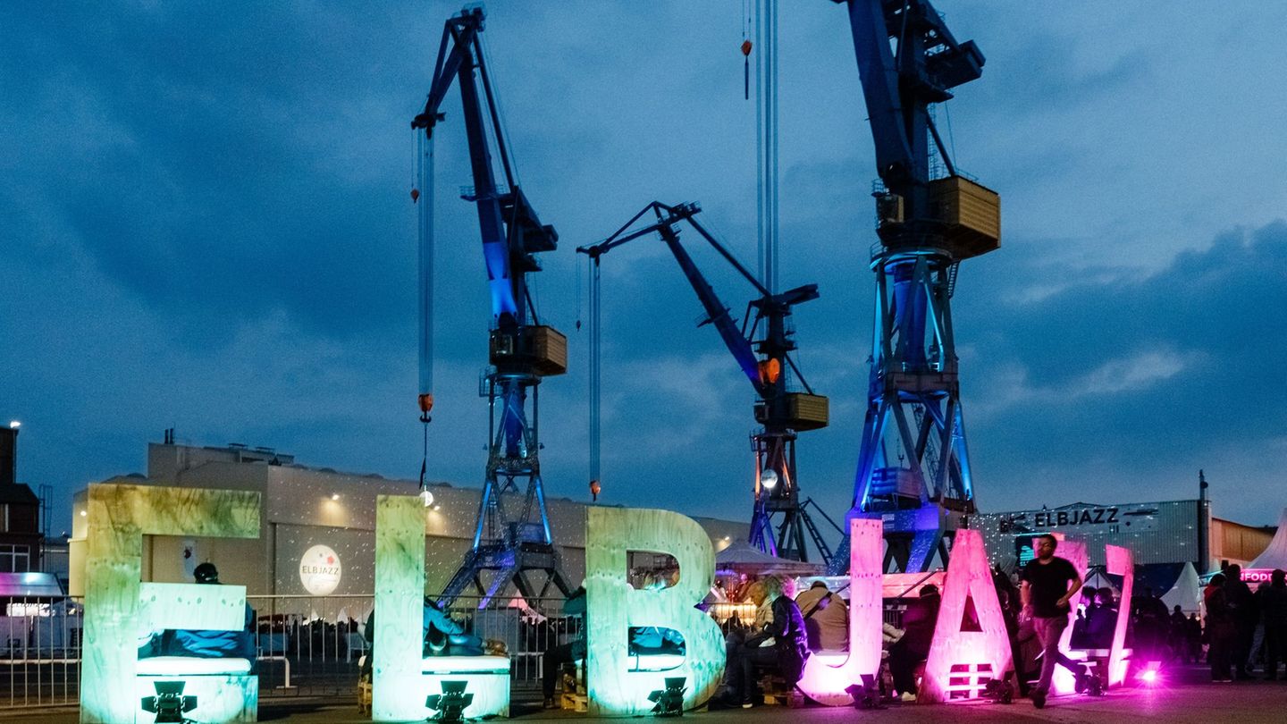 Nach einem Jahr Pause gibt es 2026 wieder das Elbjazz-Festival in Hamburg. (Archivfoto) Foto: Markus Scholz/dpa