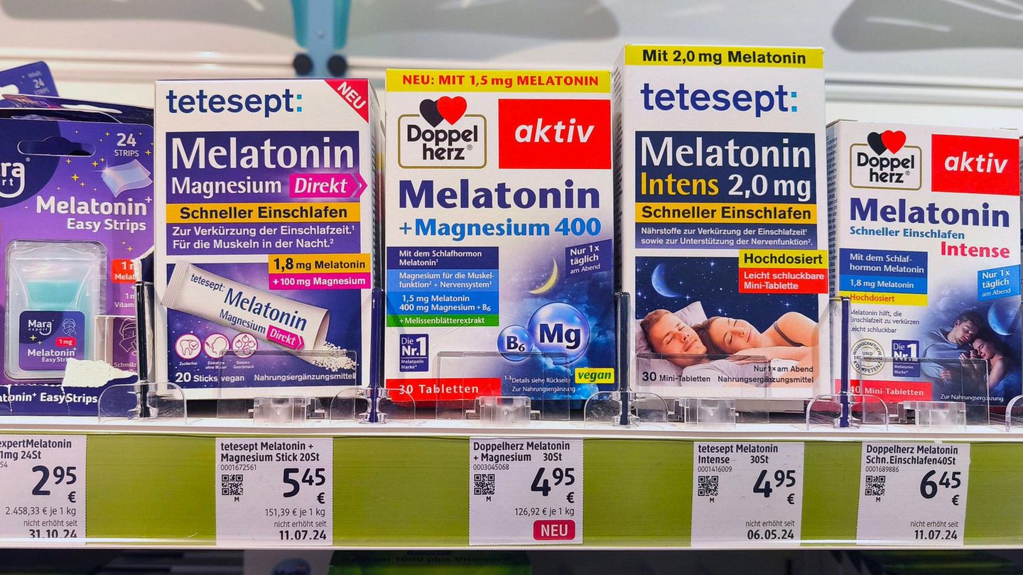 Melatonin Regal mit verschiedenen Präparaten