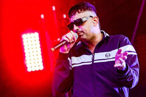 Haftbefehl auf der Bühne