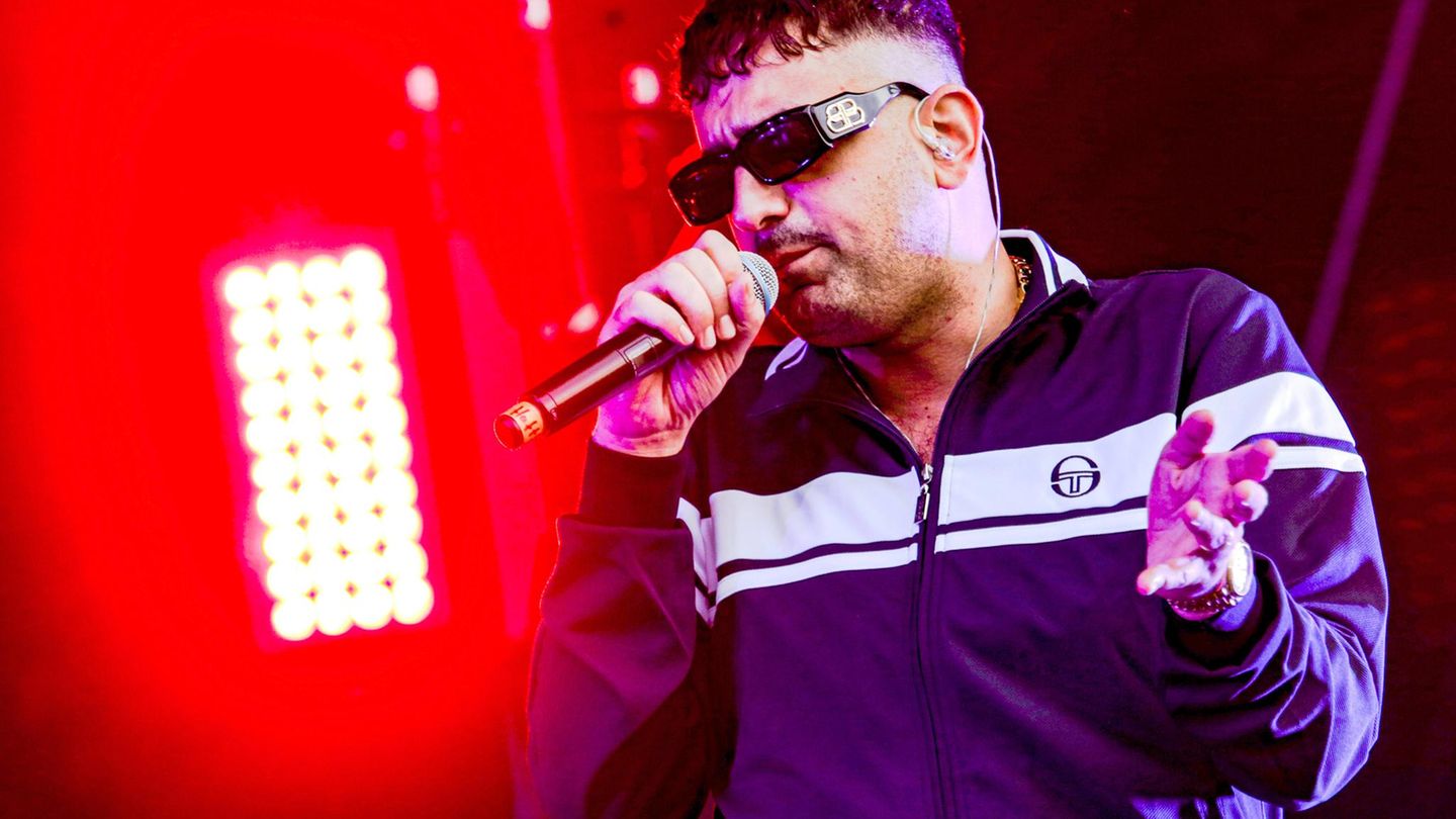 Haftbefehl auf der Bühne