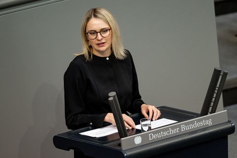 Natalie Pawlik (SPD) ist sowohl Integrationsbeauftragte als auch zuständig für Antirassismus. (Archiv) Foto: Fabian Sommer/dpa