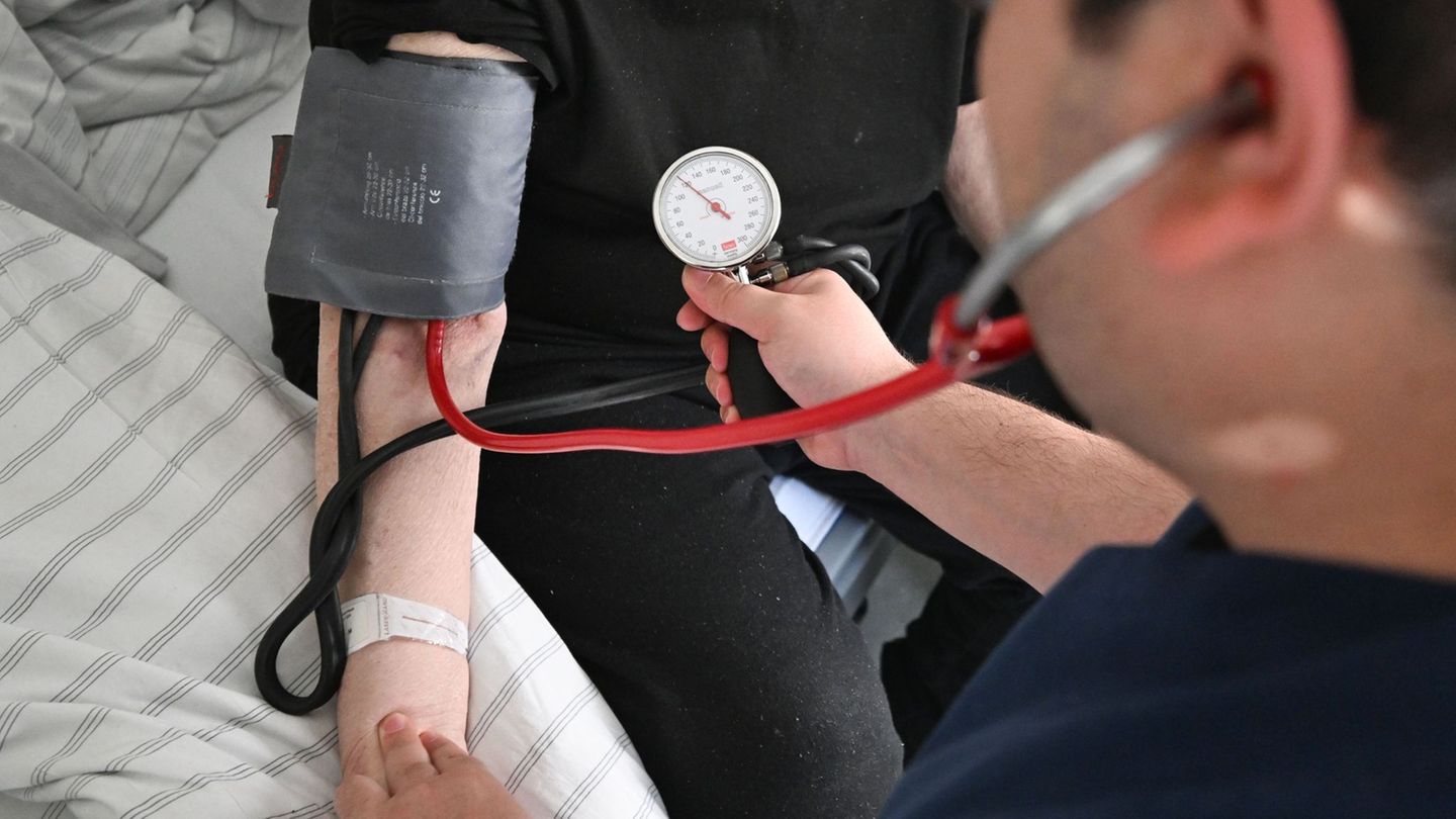Der Männeranteil in sozialen Berufen in Sachsen-Anhalt ist gestiegen. (Symbolbild) Foto: Bernd Weißbrod/dpa