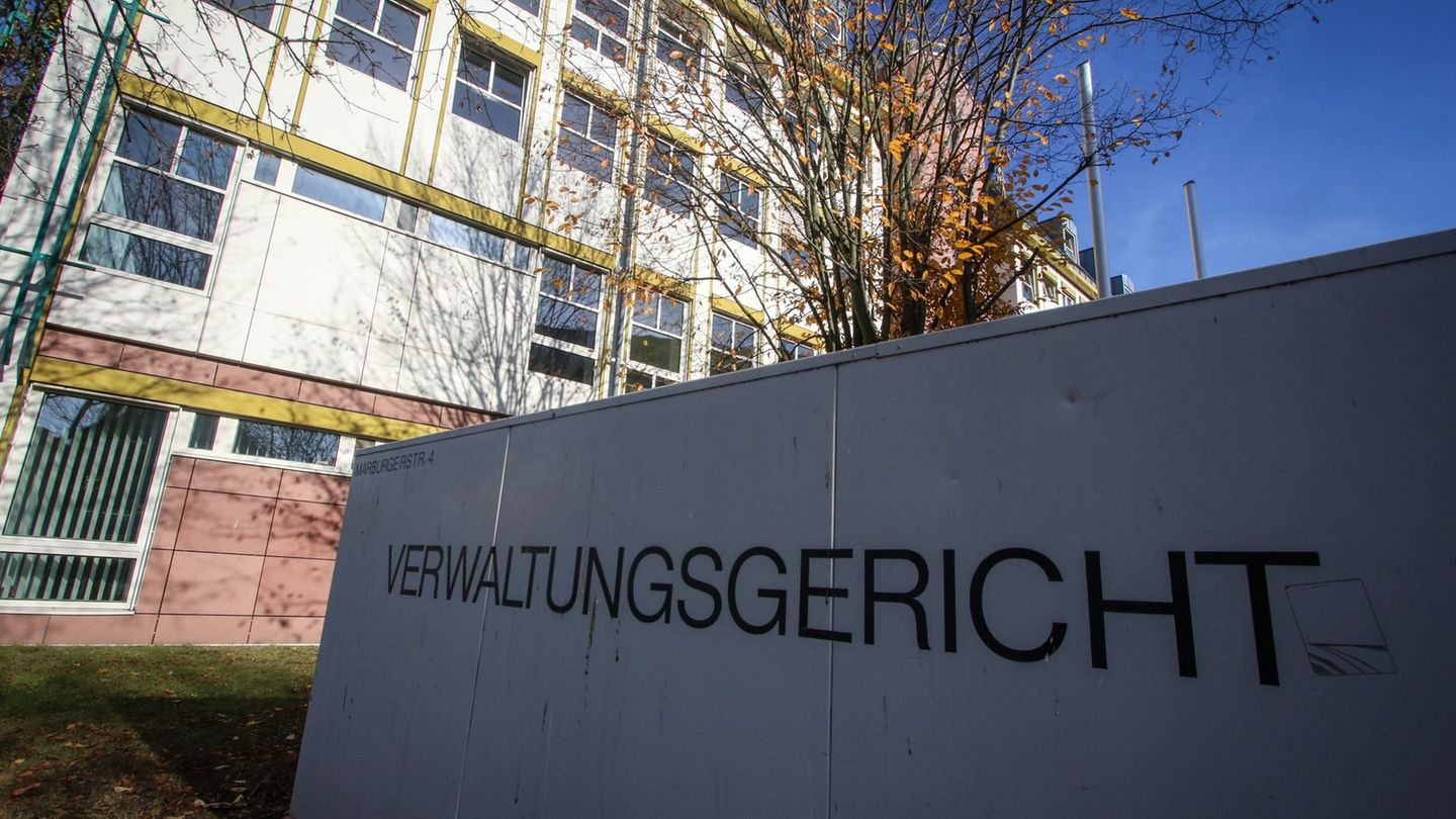 Das Verwaltungsgericht Gießen hat das von der Stadt Staufenberg verhängte Verbot eines Gedenkmarschs zum sogenannten Immelmann-D