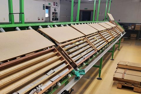 Gesteinsproben aus Hessen werden in einem Spezialinstitut in Schweden analysiert. Foto: --/Green X Metals/dpa
