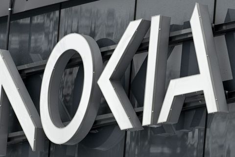 Das Nokia-Firmenlogo am Hauptsitz in Finnland. (Symbolbild) Foto: Heikki Saukkomaa/Lehtikuva/dpa