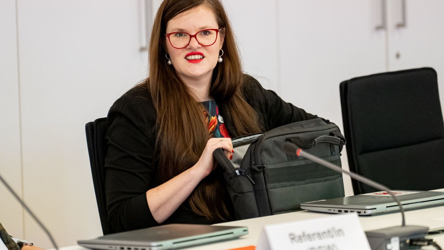 Koalitionskrise in Brandenburg: Abgeordnete der BSW-Fraktion nach Krisentreffen