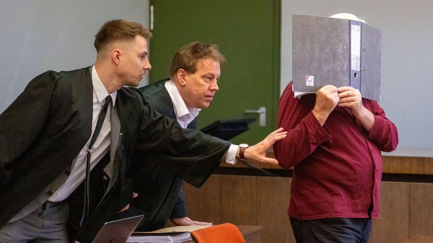 Ein 78-Jähriger hat wegen schweren sexuellen Kindesmissbrauchs eine lange Haftstrafe bekommen. (Archivbild). Foto: Leonie Asendo