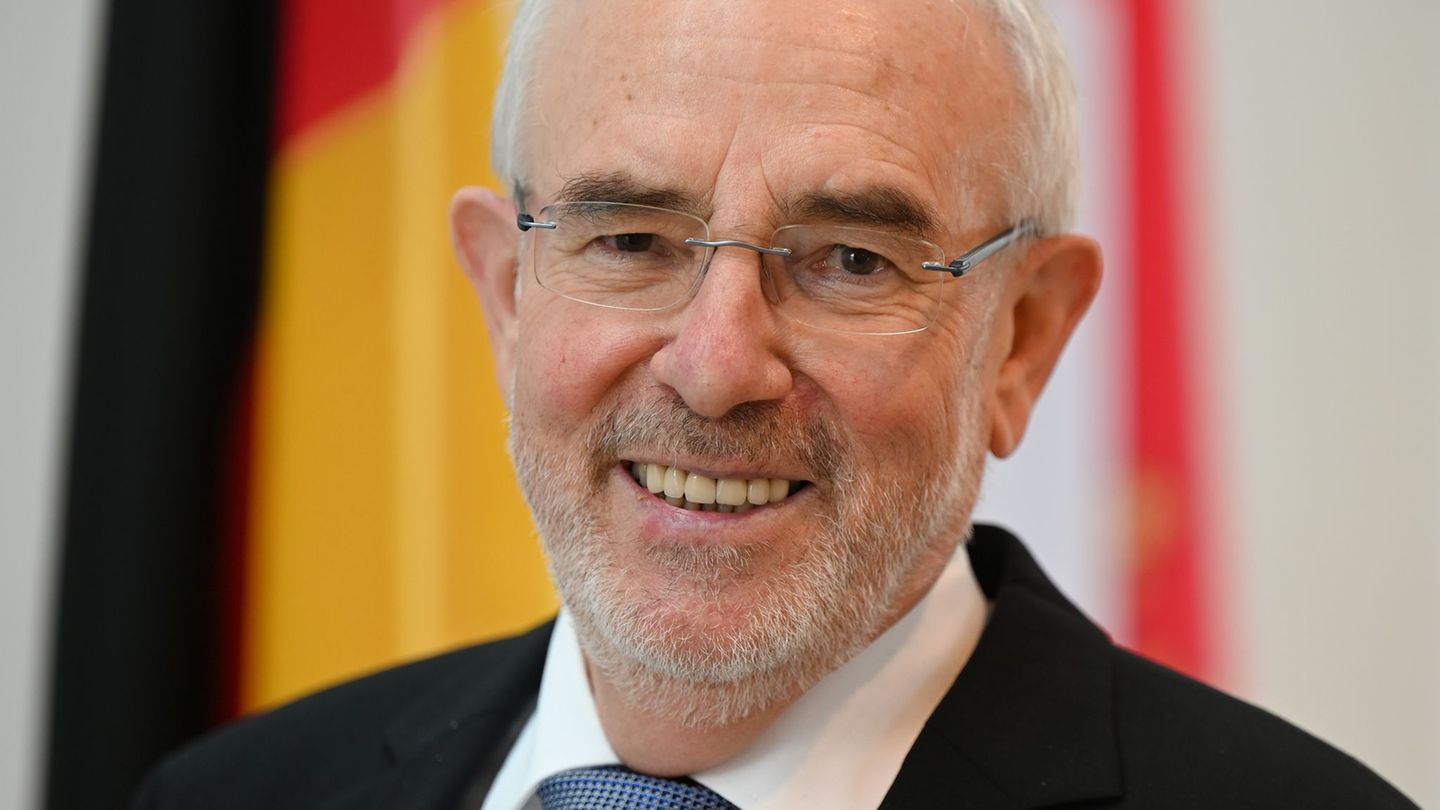 Alexander Roßnagel, hessischer Datenschutzbeauftragter. Die Prüfung und die Gespräche mit Microsoft dauerten lange. (Archivbild)