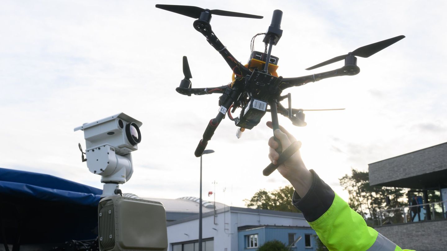 Drohnen im Blick: Der Verfassungsschutz zählt in diesem Jahr bereits Beobachtungen im unteren dreistelligen Bereich. (Symbolbild