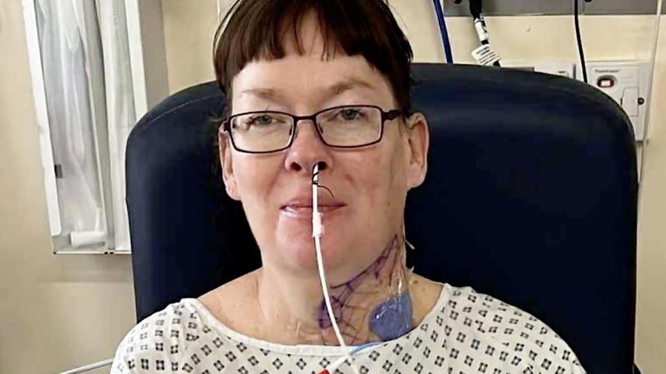 Eine Frau nach einer OP