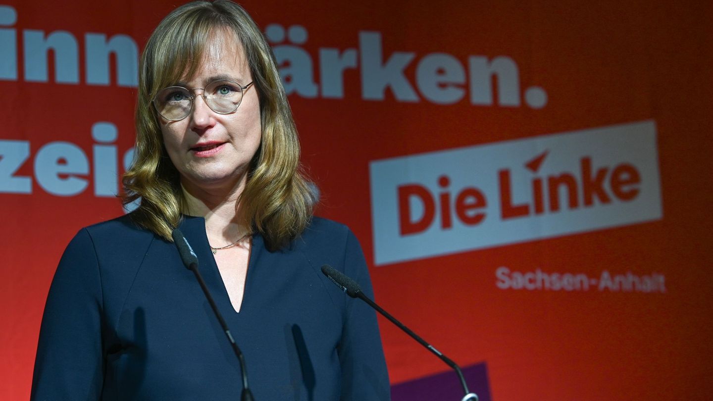 Eva von Angern, die designierte Spitzenkandidatin für die Landtagswahl in Sachsen-Anhalt auf dem Parteitag in Leuna. Foto: Heiko