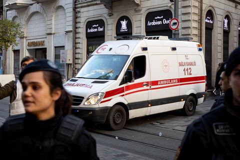 Ein Krankenwagen in Istanbul, Türkei