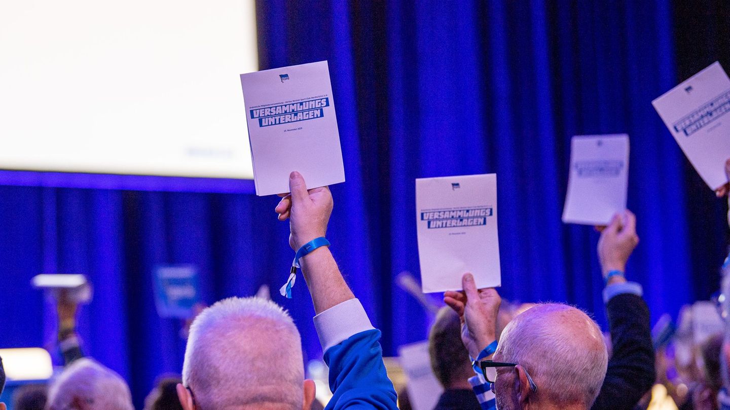 Es gab ein klares Votum bei der Hertha. Foto: Matthias Koch/Sportfoto Matthias Koch./dpa