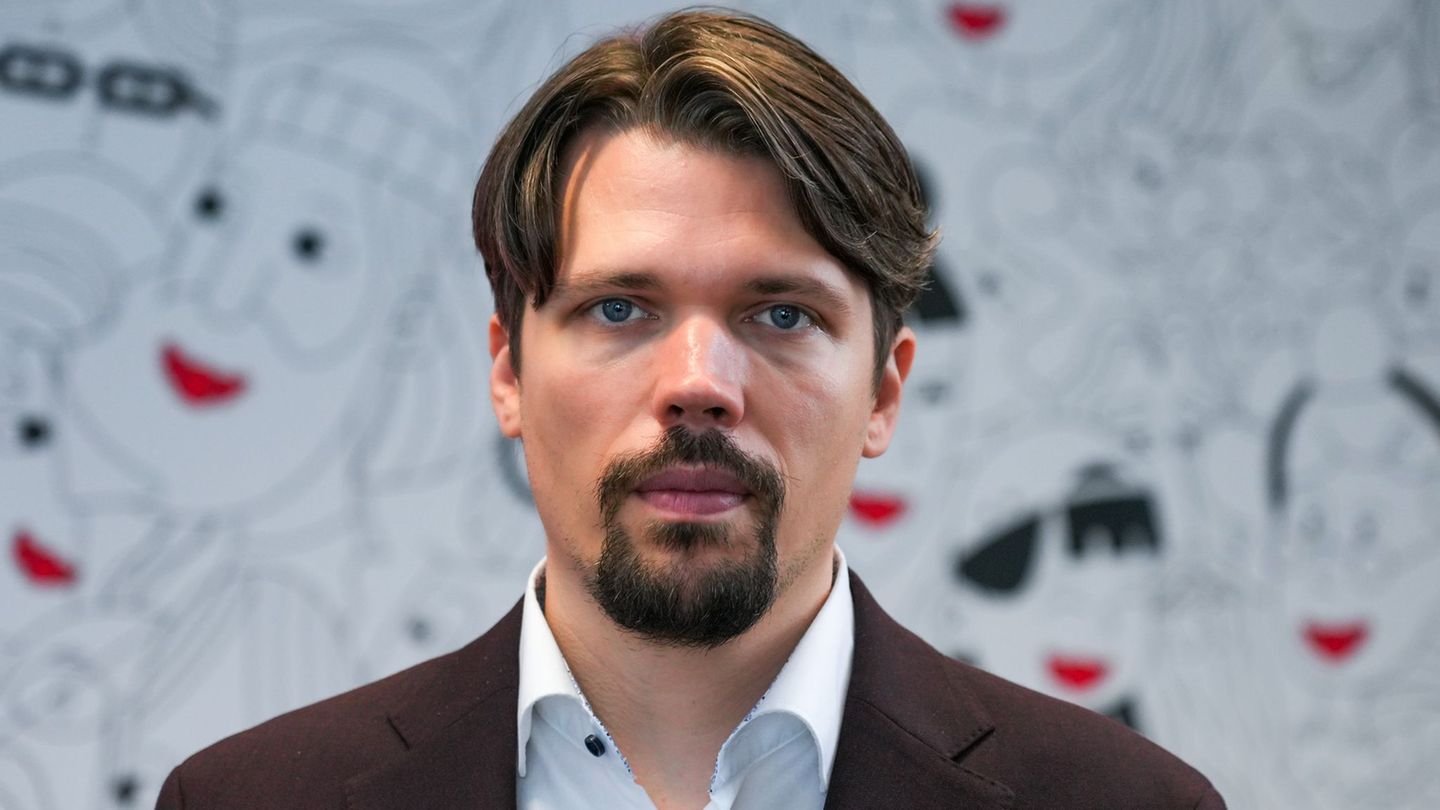 Der Potsdamer Politikwissenschaftler Jan Philipp Thomeczek beleuchtet das Krisentreffen der BSW-Landtagsfraktion (Archivbild). F