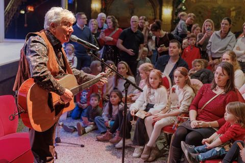 Generationen von Kindern kennen Zuckowskis Weihnachtsbäckerei. Foto: Markus Scholz/dpa